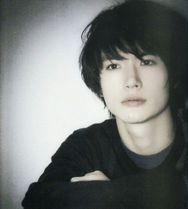 范冰冰|范冰冰懒理嘲讽风波，再次解锁新杂志造型，被赞内娱颜值天花板