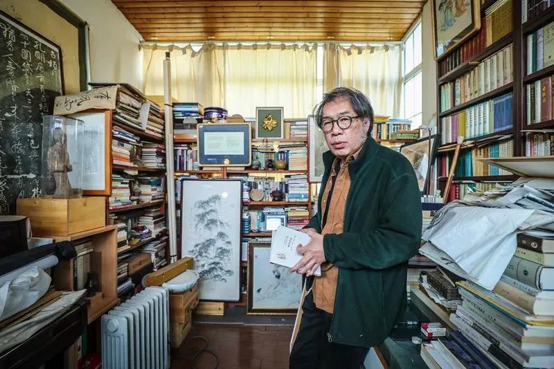 世界抒情诗选:灰烬的光芒|“我打开一本书，一个灵魂就苏醒”