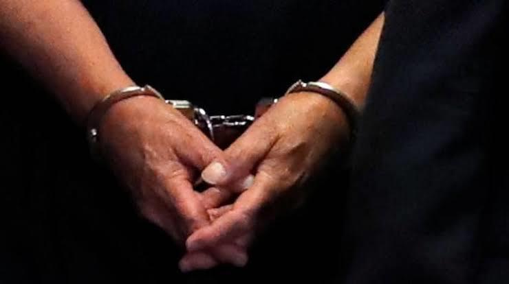 印度_社会|印度低种姓男子因碰到高种姓人的摩托车，被13名年轻人围殴