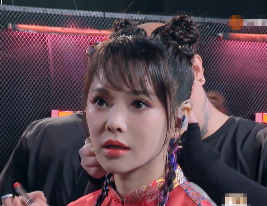 伊能静|《浪姐》三公造型，伊能静绑哪吒头超减龄，张雨绮像是在唱戏