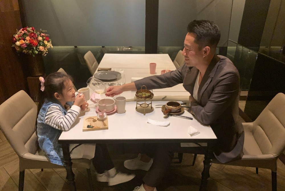 汪小菲|汪小菲凌晨告白：我要和她过几十年，不放下短暂的儿女情长，何来地久天长