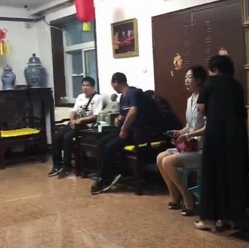 赵忠祥|赵忠祥书画作品，生前上门求字，如今无人问津，原因其实很简单
