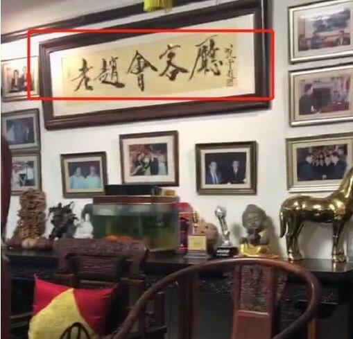 赵忠祥|赵忠祥书画作品，生前上门求字，如今无人问津，原因其实很简单