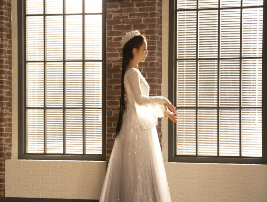 佟丽娅|佟丽娅辞演童瑶救场，顾佳人设圈粉无数，粉丝怕是肠子都要悔青了