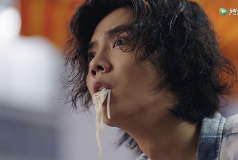 鹿晗|《穿越火线》剧情有点弱，穿越有点扯，鹿晗毫无偶像包袱拼演技