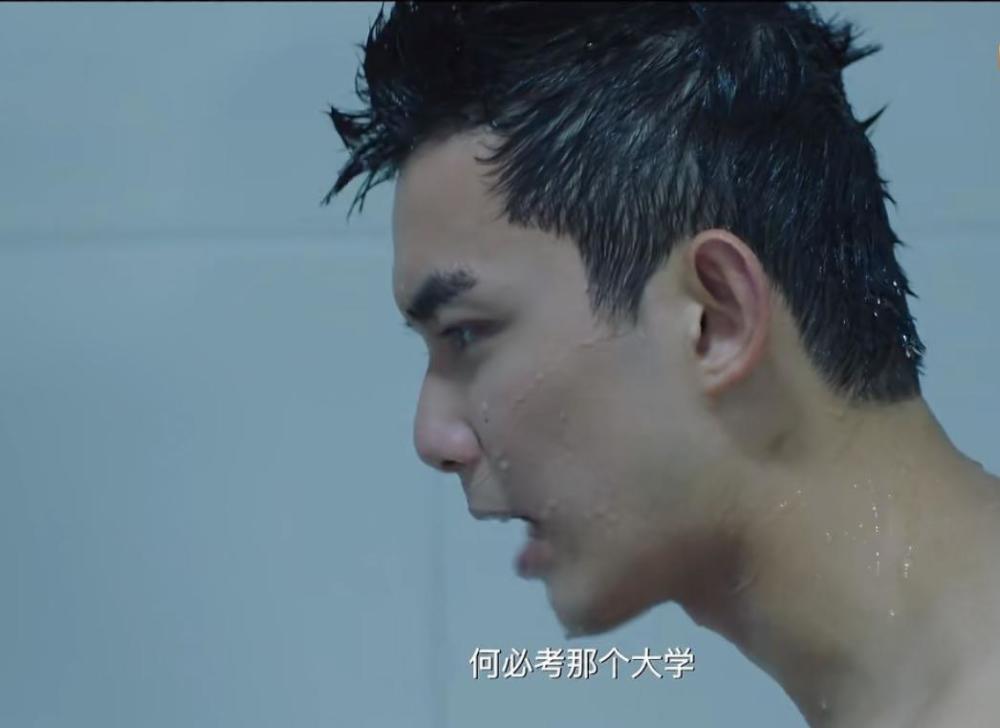 鹿晗|《穿越火线》剧情有点弱，穿越有点扯，鹿晗毫无偶像包袱拼演技