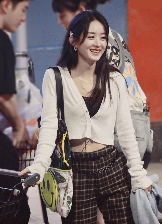 赵丽颖|赵丽颖新综艺杀青，节目中造型土气十足，不抄杨幂被打回原形？