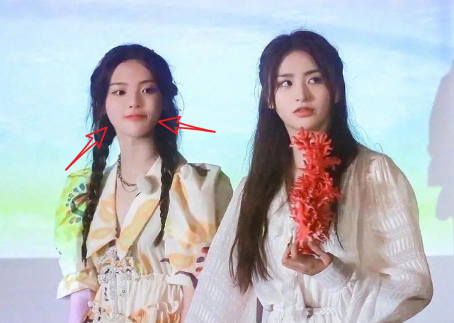 杨超越和金子涵同框颜值气质不需要对比真实关系藏不住了