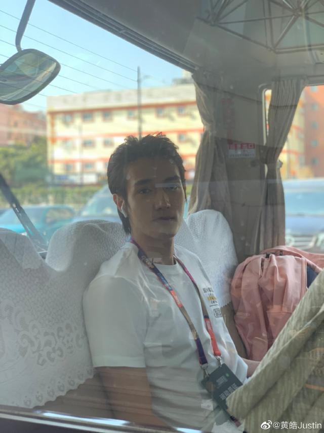 萧亚轩|萧亚轩小男友吐血紧急就医，给他压力太大，萧亚轩自责泪流不止