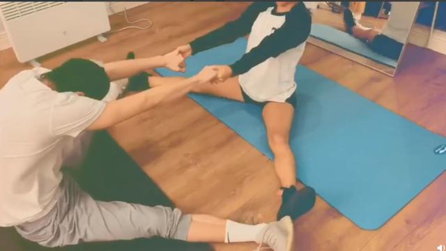 萧亚轩|萧亚轩小男友吐血紧急就医，给他压力太大，萧亚轩自责泪流不止