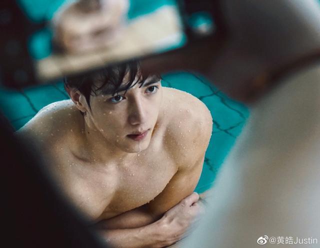 萧亚轩|萧亚轩小男友吐血紧急就医，给他压力太大，萧亚轩自责泪流不止