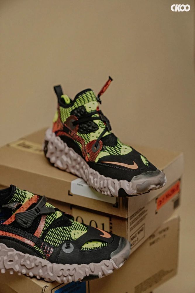 开箱发售价近4k的坦克鞋以此回顾nikeispa史上所有先锋操作