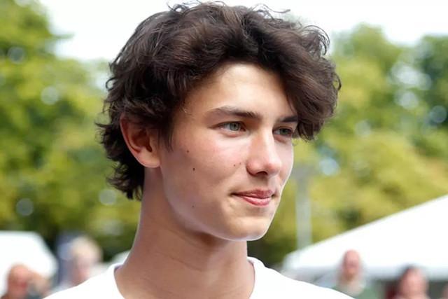 19岁丹麦王子颜值逆天,带中国血统,可惜女友惨不忍睹