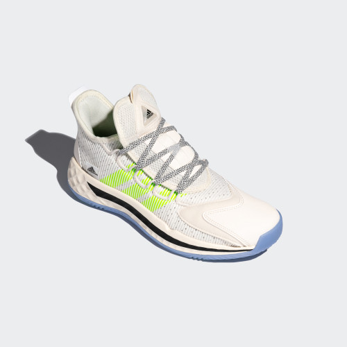 adidas pro boost:adidas双缓震中底科技的实战球鞋