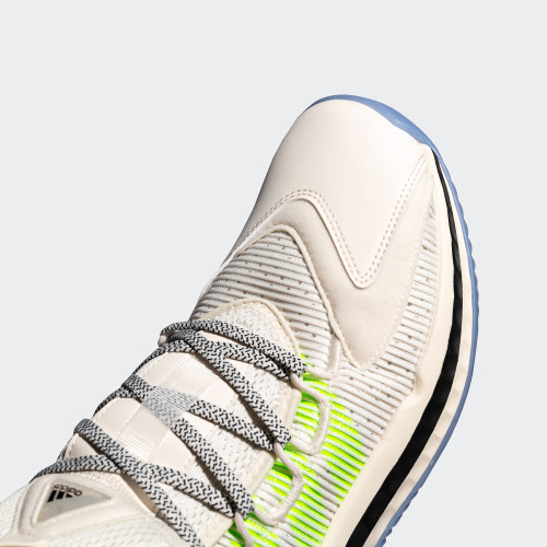 adidas pro boost:adidas双缓震中底科技的实战球鞋