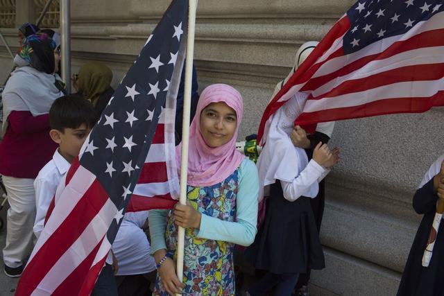 穆斯林|不满特朗普限制穆斯林入境，美国穆斯林高官们宣布支持拜登