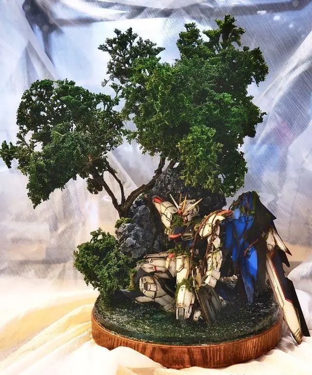 模玩控:旧化战损自由高达场景作品