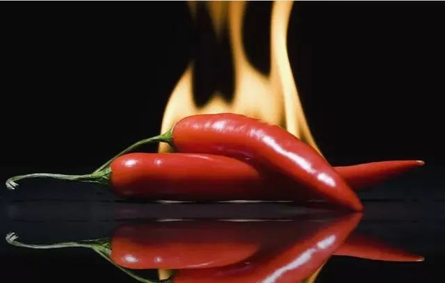 汗腺|为什么有些人吃饭时头部特别能出汗？