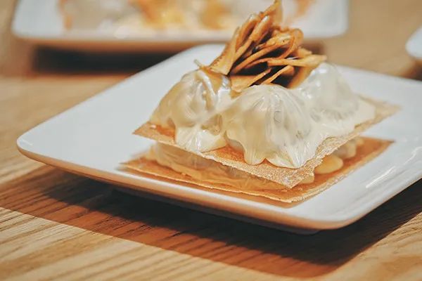 吃起来鸭 台湾六张犁站梦幻爆浆小笼汤包 腾讯新闻