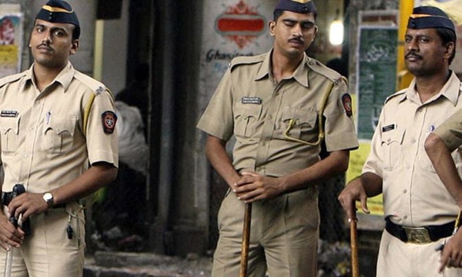 印度_社会|小伙恼怒母亲不断叫自己回家吃饭，竟对母亲连开数枪致其重伤