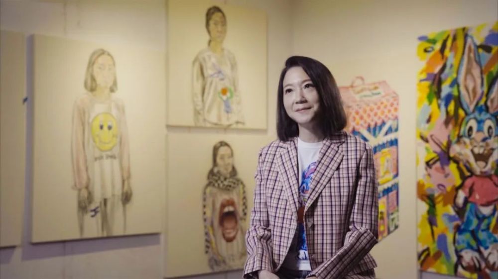 曲家瑞|她55岁身兼数职，坚持只恋爱不结婚：我的经济和能力都不输男人