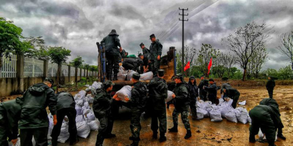 這批上海子弟兵奮戰在安徽宣城抗洪一線_騰訊新聞