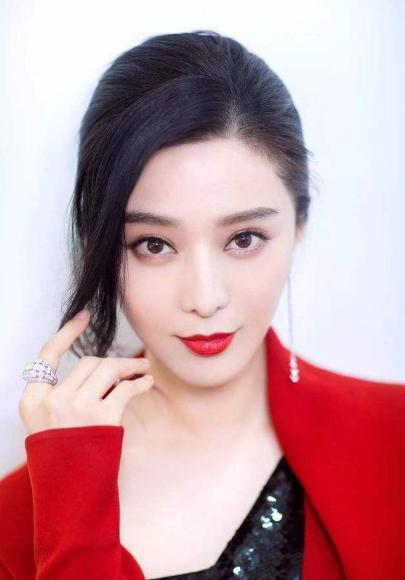 范冰冰|范冰冰发布首张个人专辑！造型时尚感爆棚，演绎一个人的女团