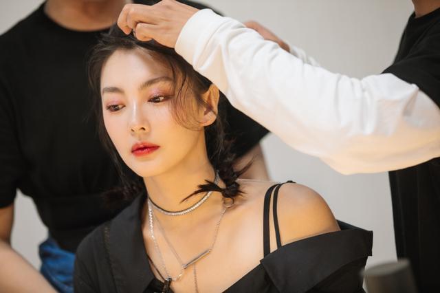 张雨绮|张雨绮把出战机会给张含韵！说了句很有水平的话，蓝盈莹被安抚了