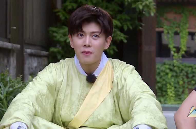 极限6|《极限6》收视突破2.5，质量却一言难尽，不照顾飞行嘉宾被质疑