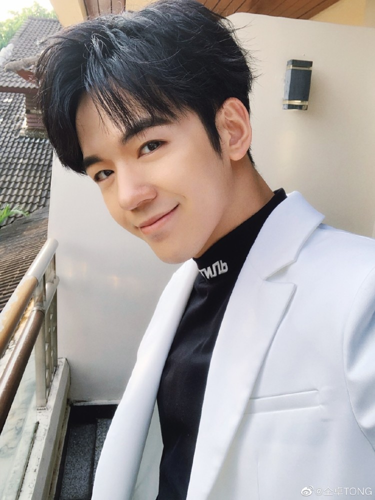 郑云龙|仝卓没瞎说？郑云龙户口问题被官方回应，态度模棱两可