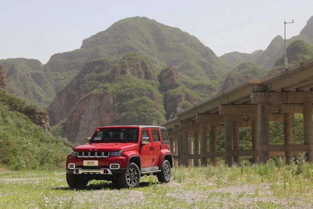 bj40城市猎人版|双重“车”格的BJ40城市猎人版，带我重回都市外的深林