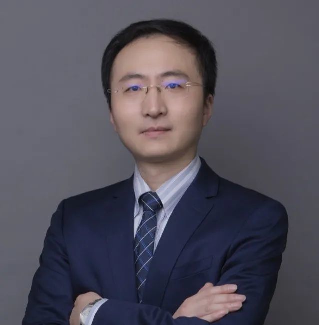 要命!大伯腰子上长了个大肿瘤,竟然还带