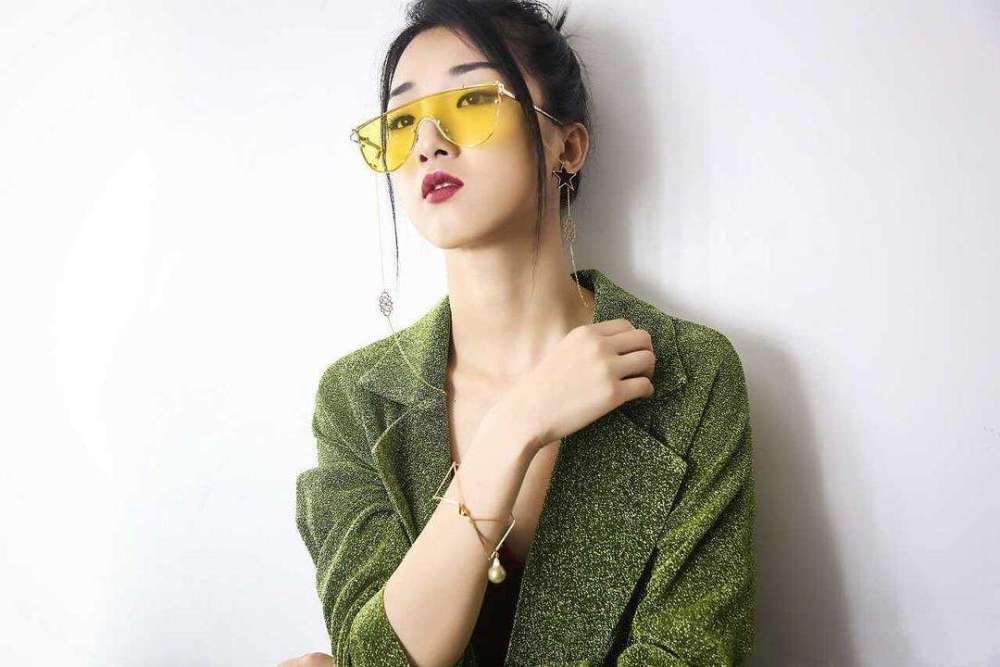 yamy|玲花老公的好友发声：艺人是产品，说Yamy丑是为让她有自知之明