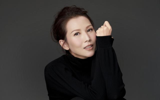 蔡少芬|蔡少芬自恋到失眠，疑惑为何生三胎后身材还那么好，惹来宣萱留言