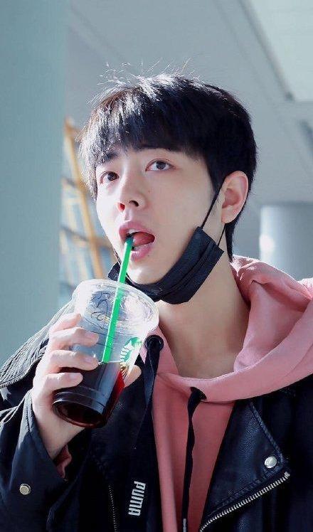 都市|都市青年肖战：一个人的独居生活方式是怎样的，了解后让人感慨