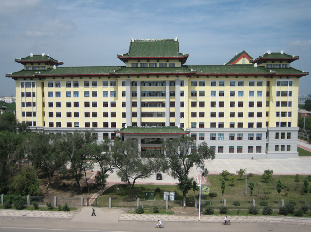高考成绩中等想学医这几所医科大学值得考虑学校有王牌专业