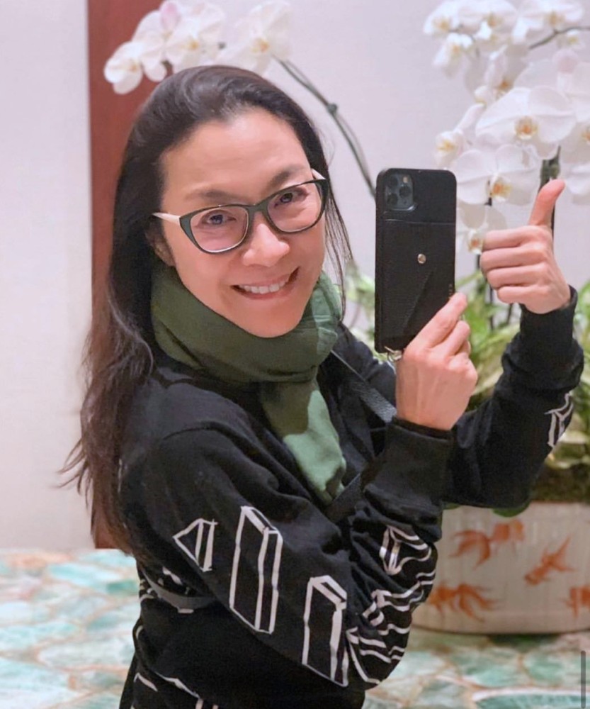 58岁杨紫琼素颜自拍,像个胖乎乎的中年男子,谁能认出来?