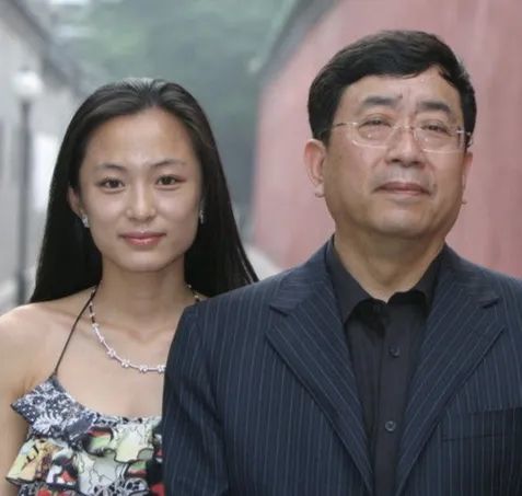 余秋雨|余秋雨为何要与原配离婚，娶小16岁的马兰？马伊琍给出了答案