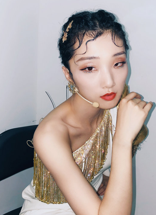 玲花老公当老板骂旗下艺人yami又丑又作火箭少女101全员力挺