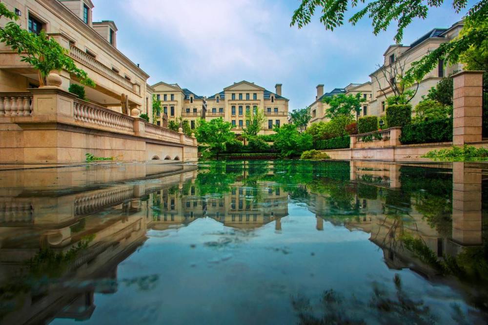 女子多年未住别墅成剧组拍摄地!别墅位于哪个小区?市值多少钱?