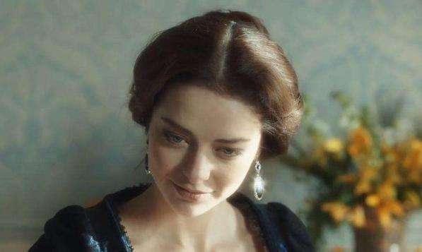 作为欧洲首位女皇,伊琳娜有着怎样传奇的人生?看完后明白了!_腾讯新闻