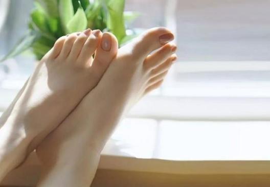 塔罗占卜4种脚型你最喜欢哪种测你在男人眼里是怎样的女生