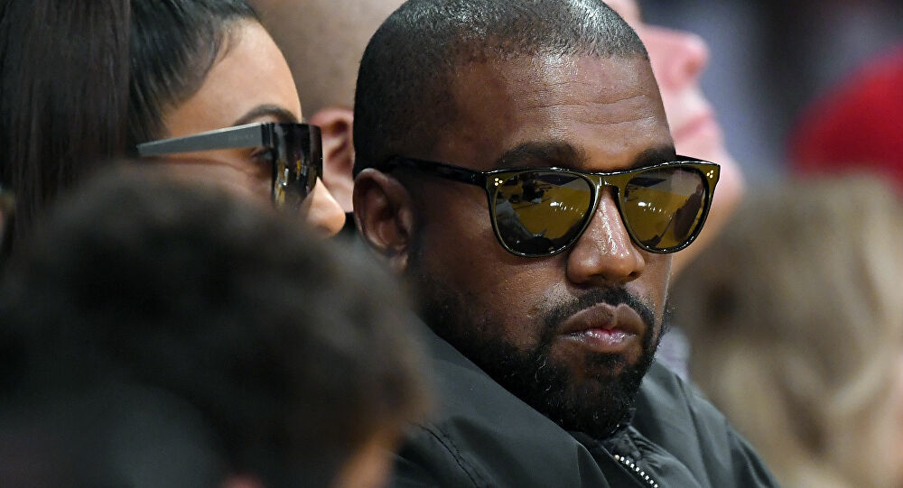 坎耶·维斯特|“侃爷”妻子不满丈夫参选总统 放话“如不退选就离婚”