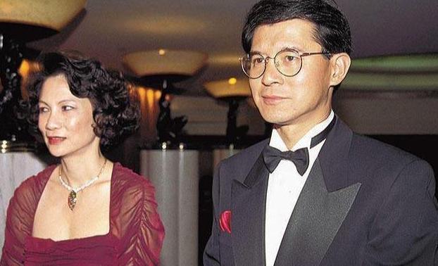 罗康瑞为朱玲玲抛弃母亲,罗俊诚拒绝百亿家产,罗宝瑜要考虑