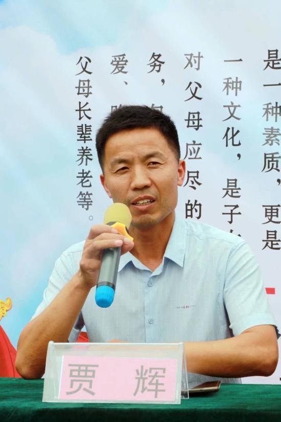 北京圆梦清北爱心之行太康举行我为父母洗一次脚