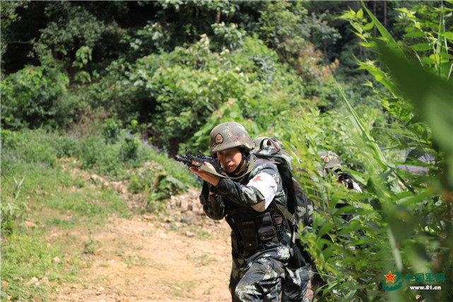 这个支队组织卫勤人员大练兵