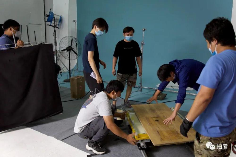 疫情|疫情之下的影棚老板：咬牙自救，迎接复苏