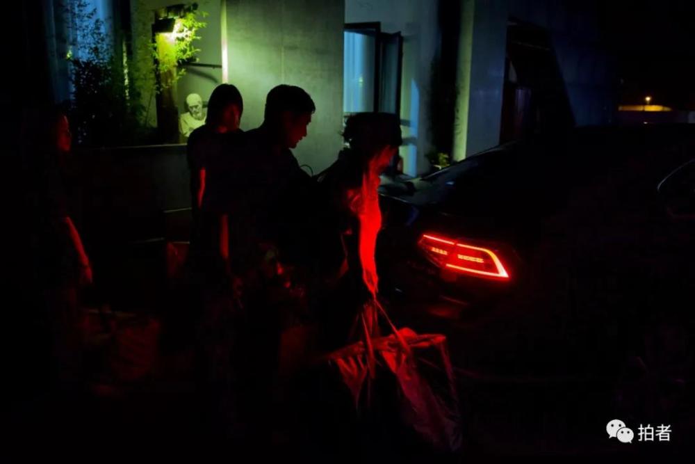 疫情|疫情之下的影棚老板：咬牙自救，迎接复苏