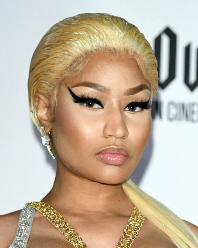 肯尼斯·佩蒂|麻辣鸡宣布怀孕，和杀人犯丈夫将迎第一个孩子，踩高跟大方晒孕肚