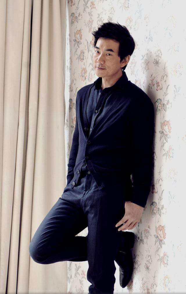 去年的时候,任贤齐因为长胖还上了一次热搜,照片上的他身材臃肿,完全